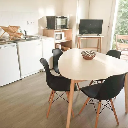 Le Flamboyant Apartment