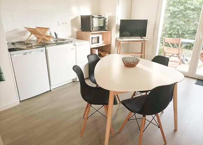 Le Flamboyant شقة